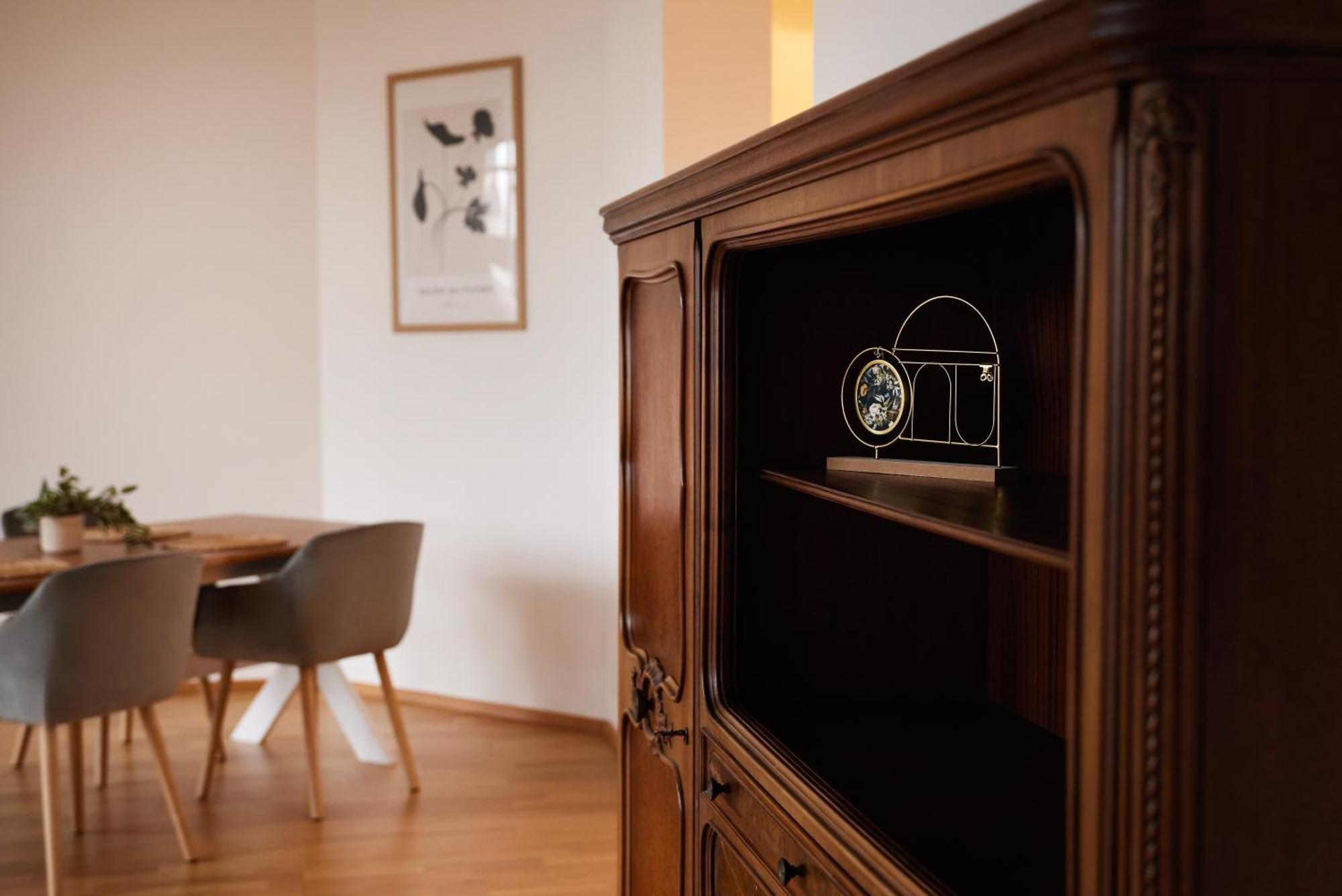 Appartement Idee Living: Design-apartment- Netflix - 6 Pers