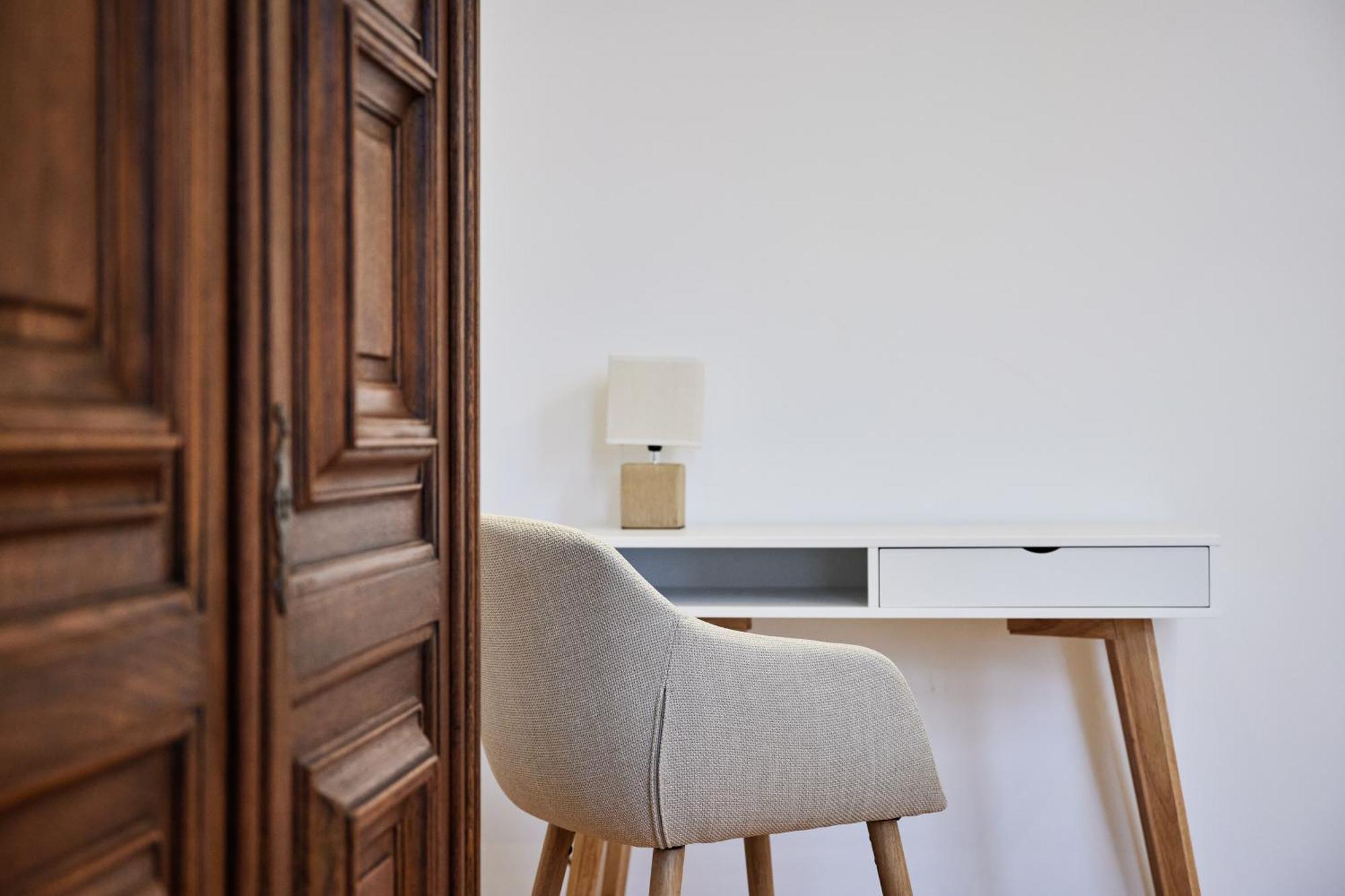 Idee Living: Design-apartment- Netflix - 6 Pers