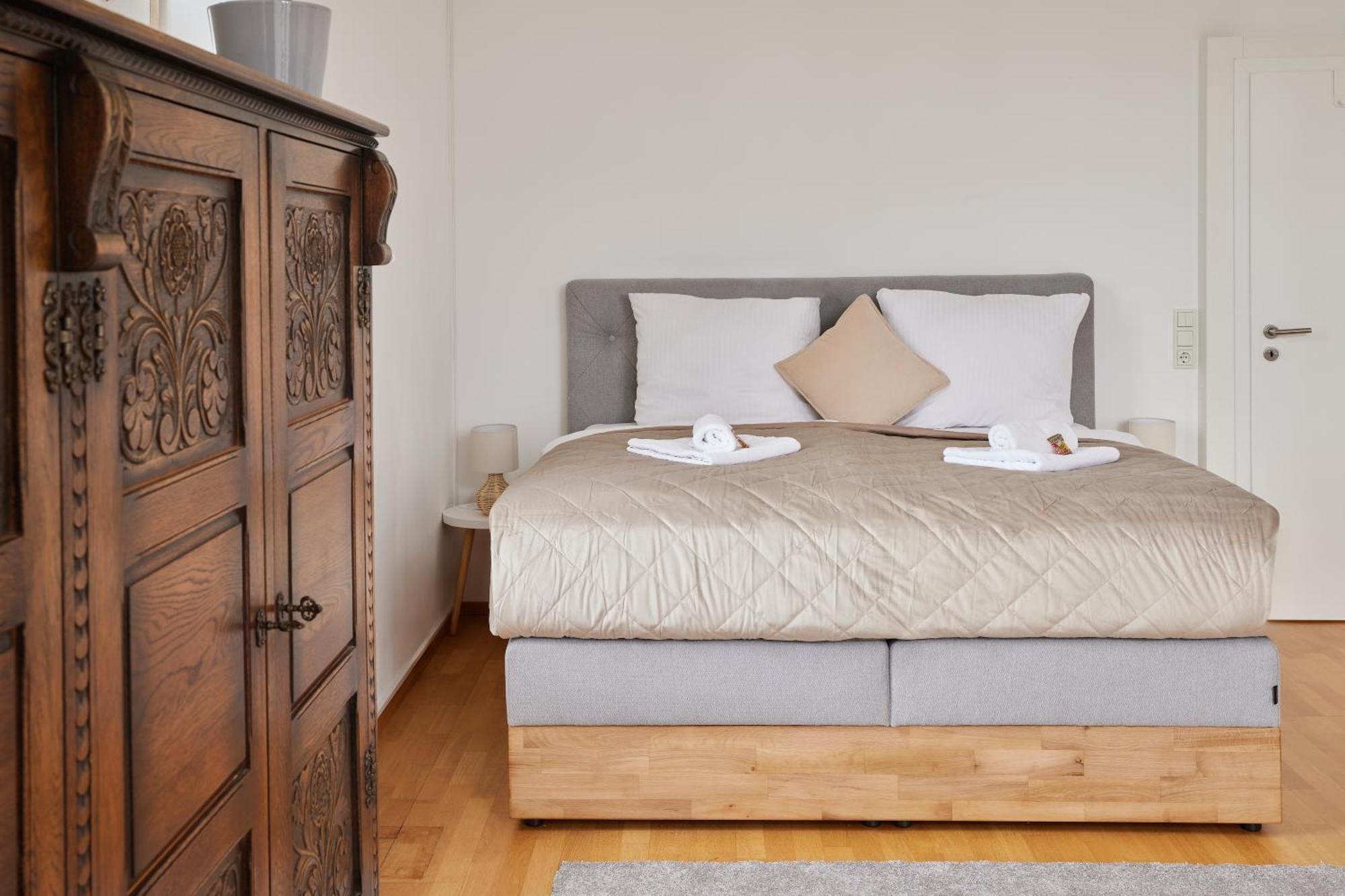 Idee Living: Design-apartment- Netflix - 6 Pers Apartment