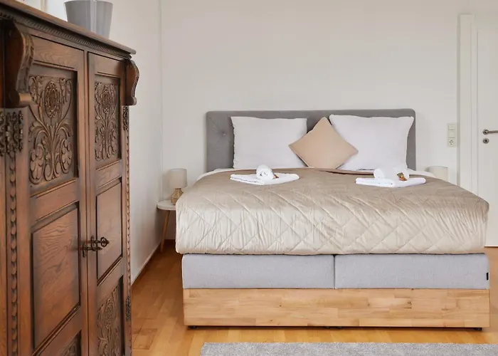 Idee Living: Design-Apartment- Netflix - 6 Pers